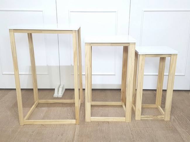 Trio mesas cubo de chão vazado madeira DCT rústico tampo branco